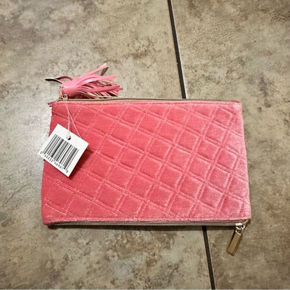 NWT ULTA Pink Velour Cosmetic Bag - Picture 1 of 3